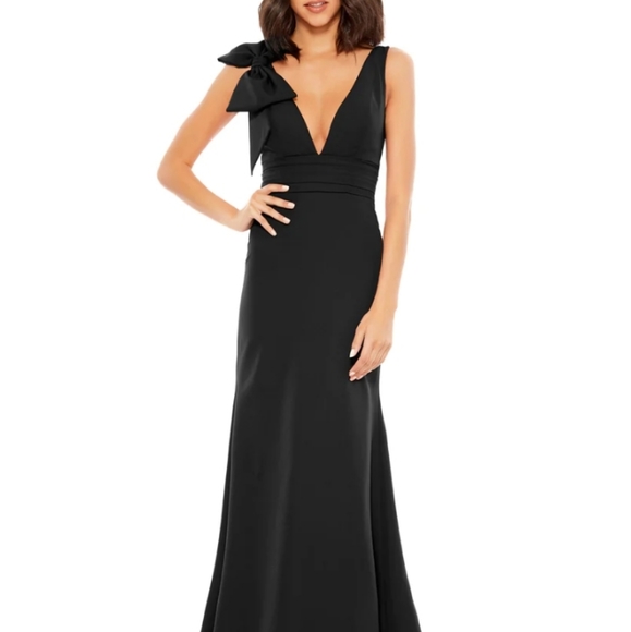 Mac Duggal Dresses & Skirts - Mac Duggal Bow Shoulder Plunging Neckline Gown